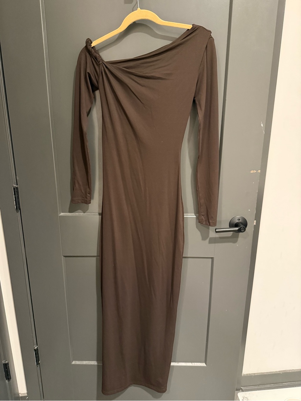 Peppermayo One-Shoulder Long Sleeve Maxi Dress in Chocolate Brown - Picture 3 of 4